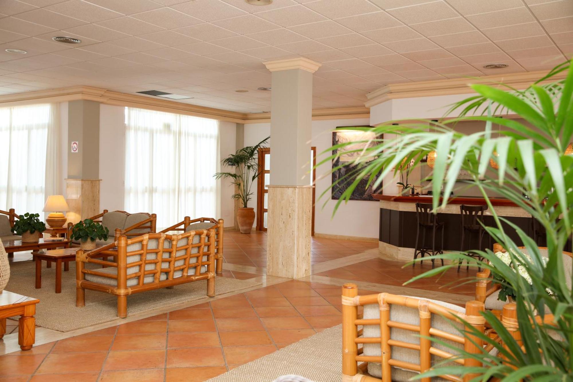 Nuramar Aparthotel Cala en Bosch Dış mekan fotoğraf