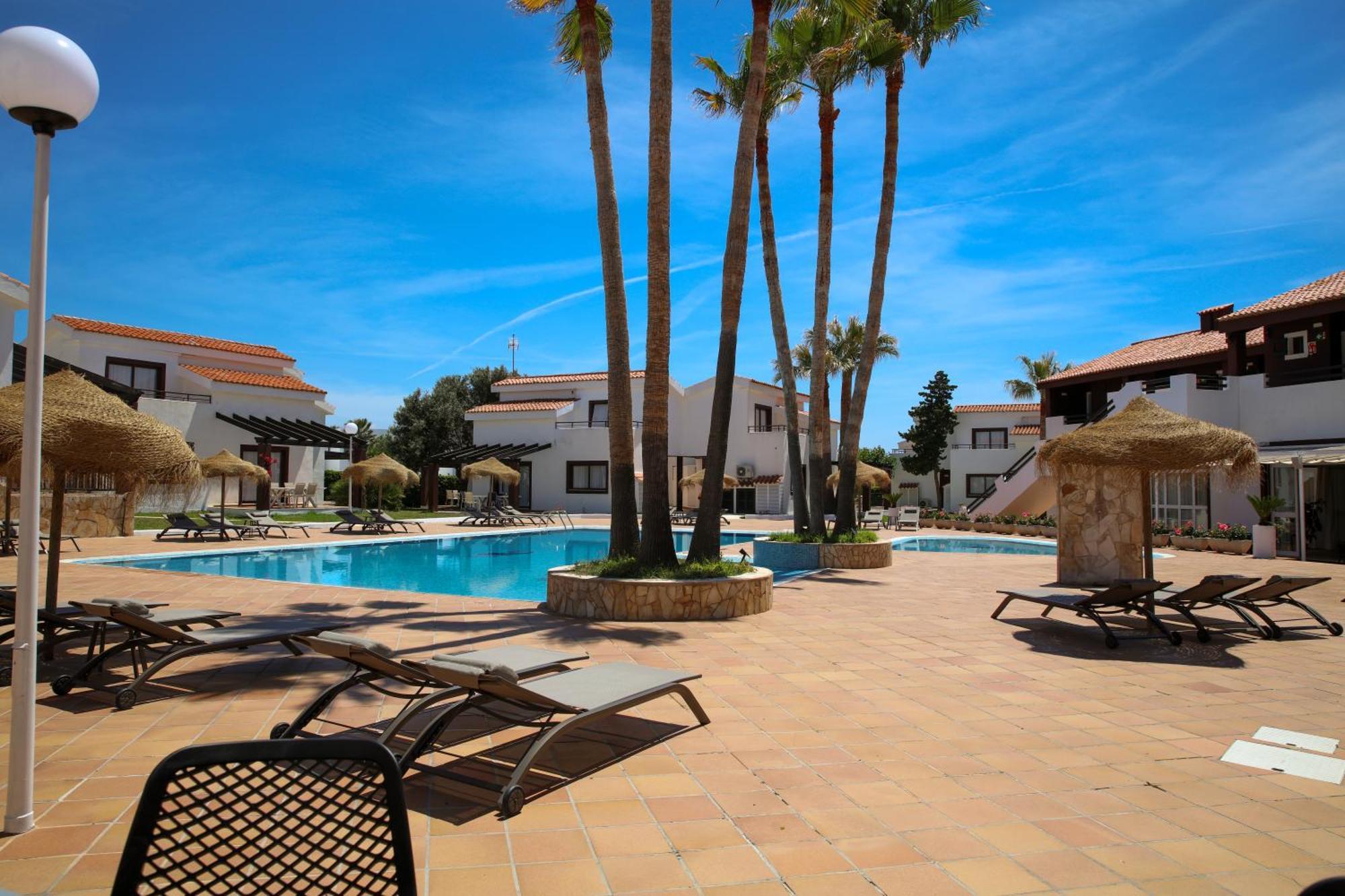 Nuramar Aparthotel Cala en Bosch Dış mekan fotoğraf