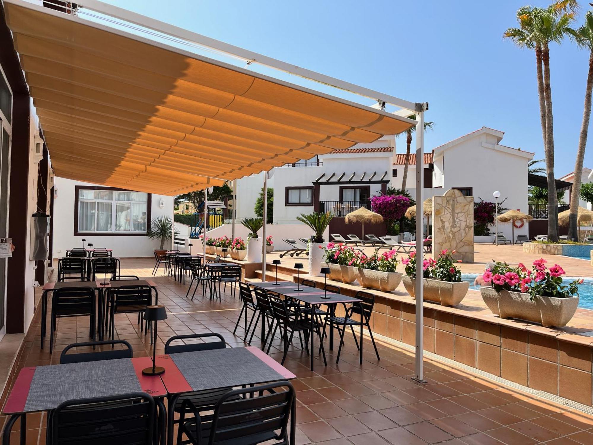 Nuramar Aparthotel Cala en Bosch Dış mekan fotoğraf