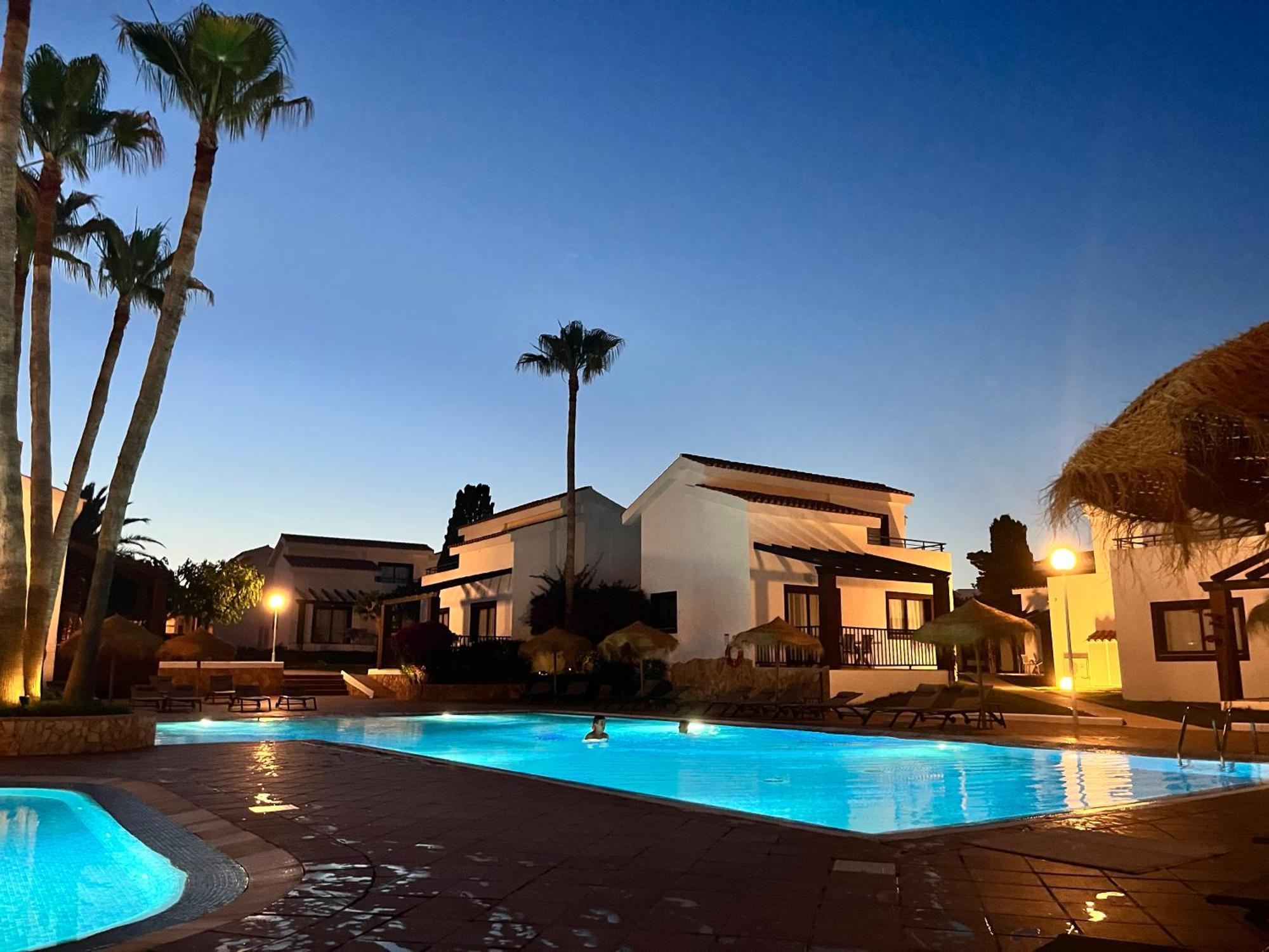 Nuramar Aparthotel Cala en Bosch Dış mekan fotoğraf