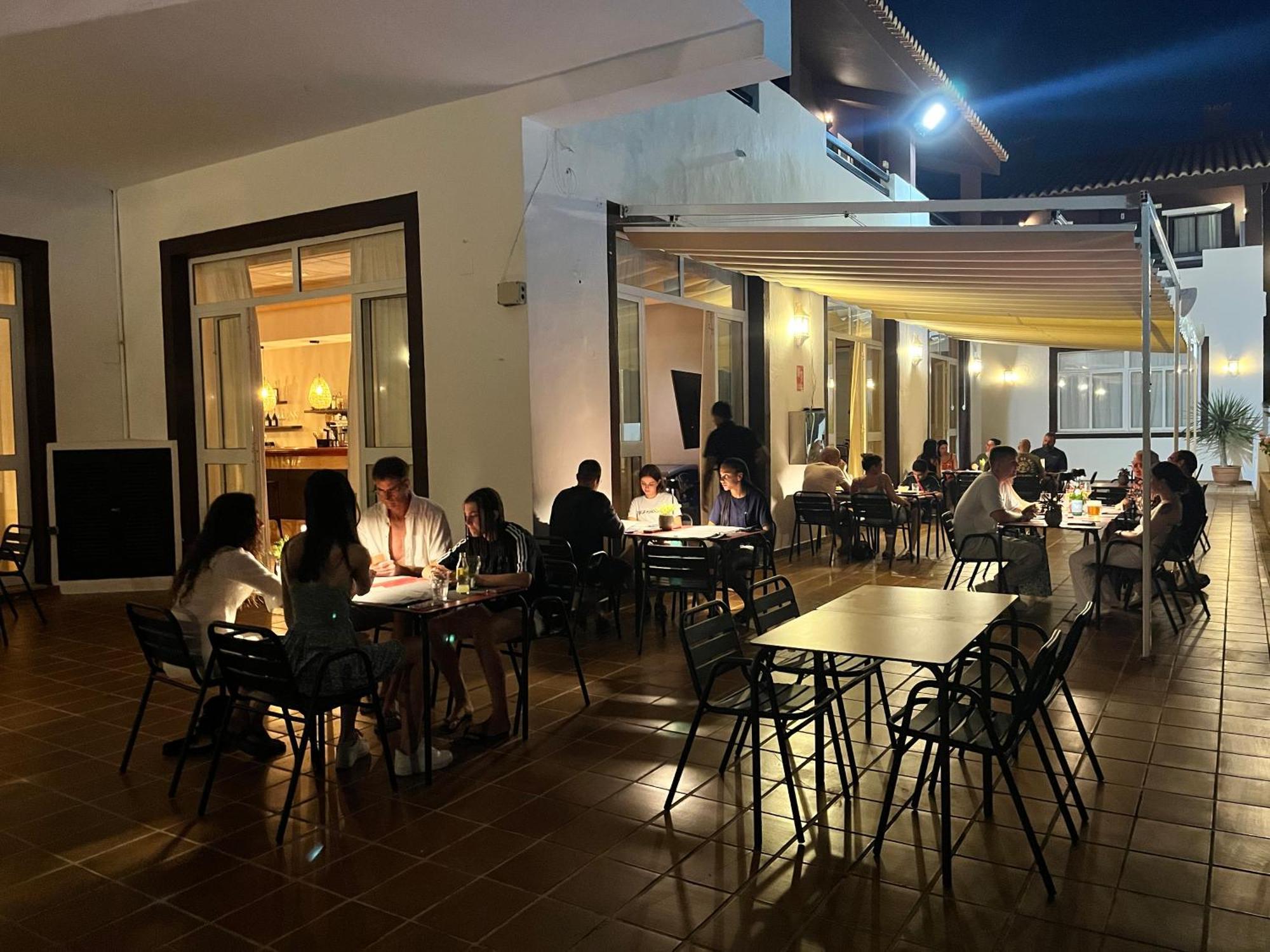 Nuramar Aparthotel Cala en Bosch Dış mekan fotoğraf