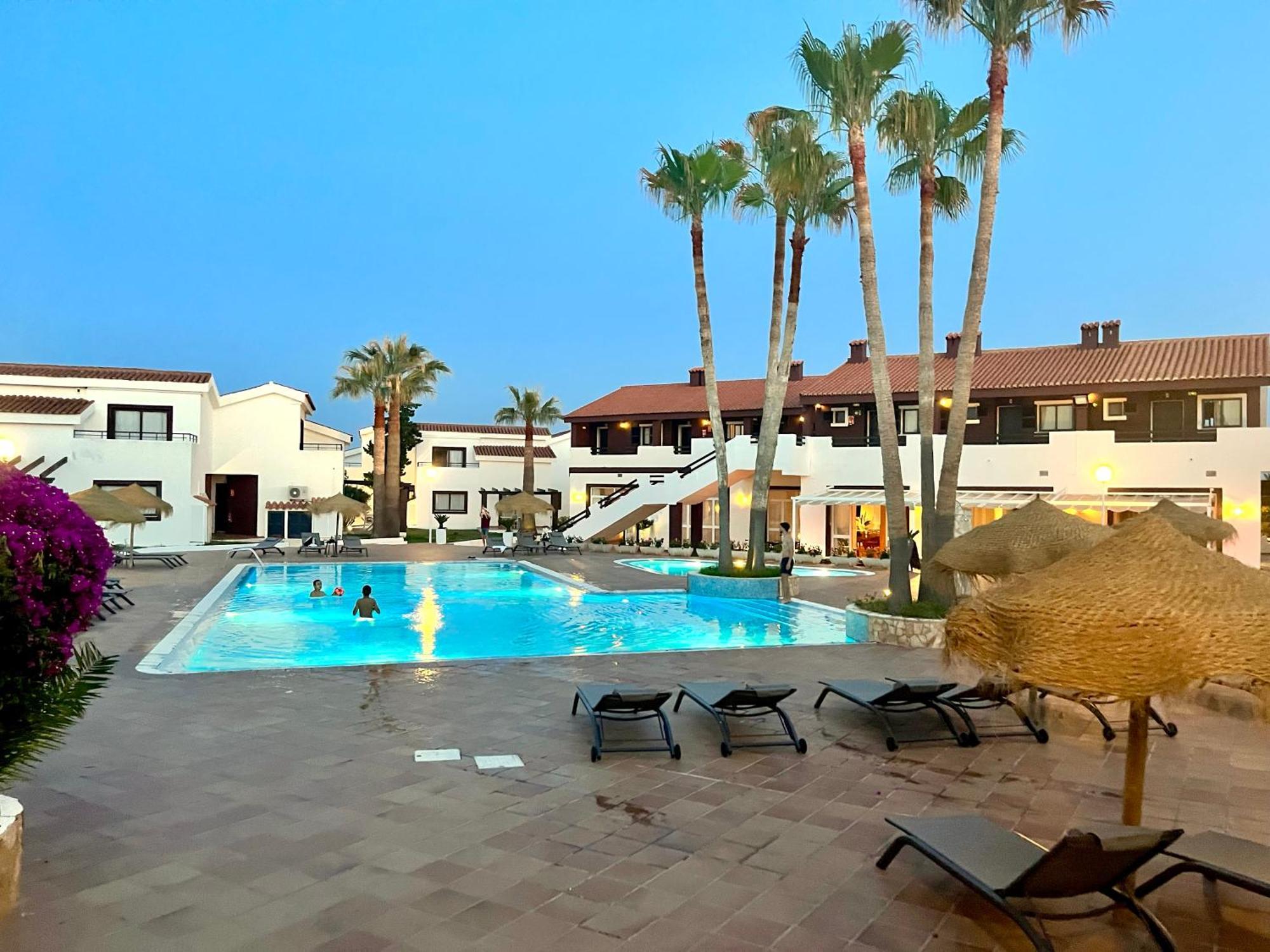 Nuramar Aparthotel Cala en Bosch Dış mekan fotoğraf