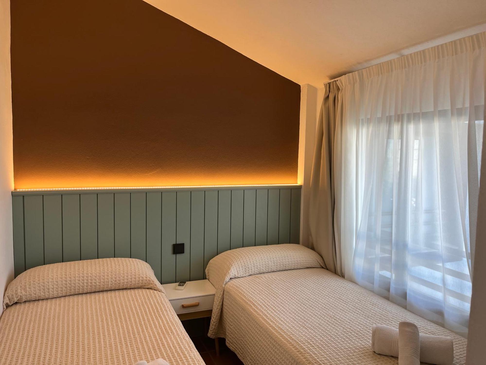 Nuramar Aparthotel Cala en Bosch Dış mekan fotoğraf