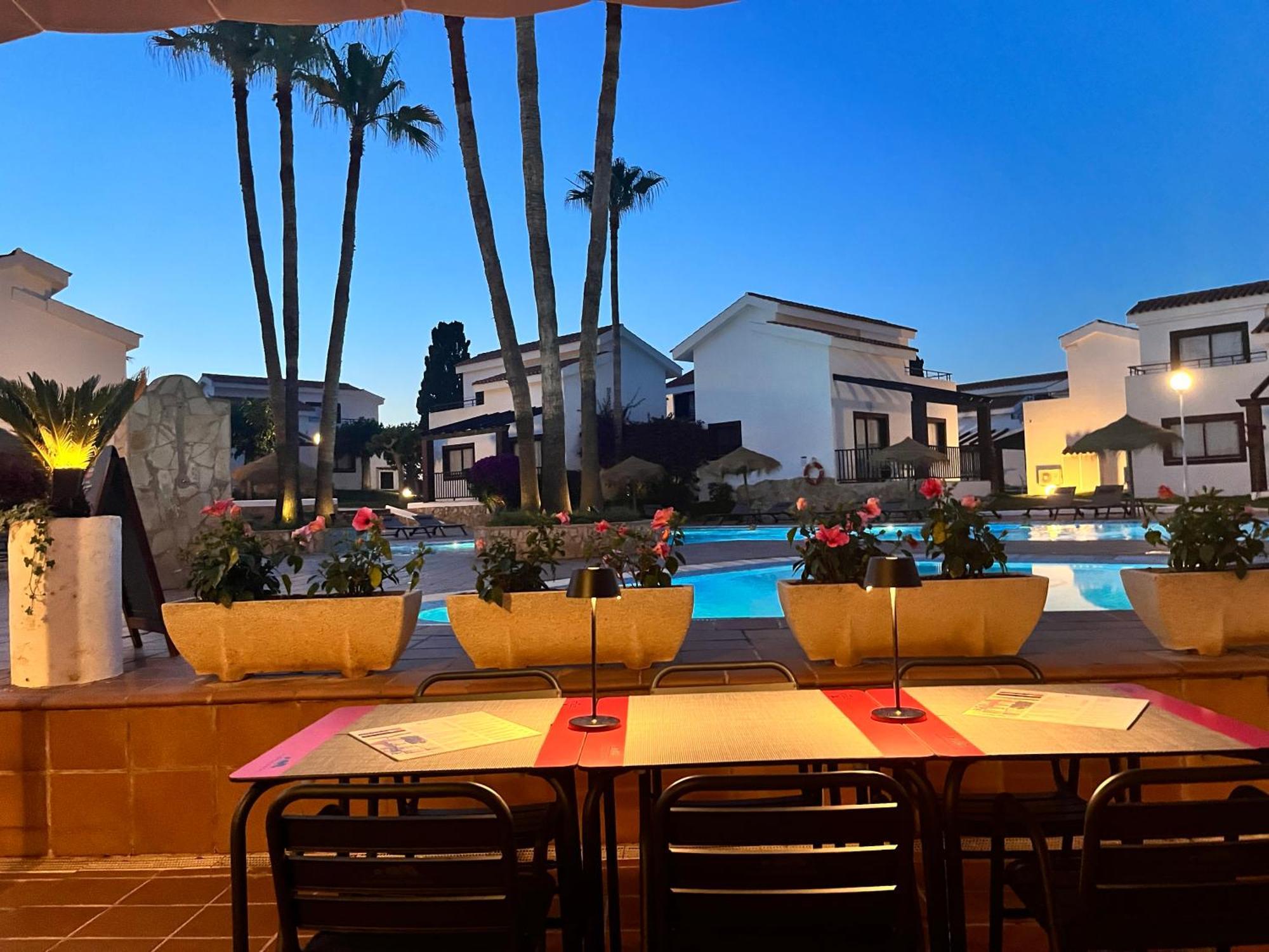 Nuramar Aparthotel Cala en Bosch Dış mekan fotoğraf