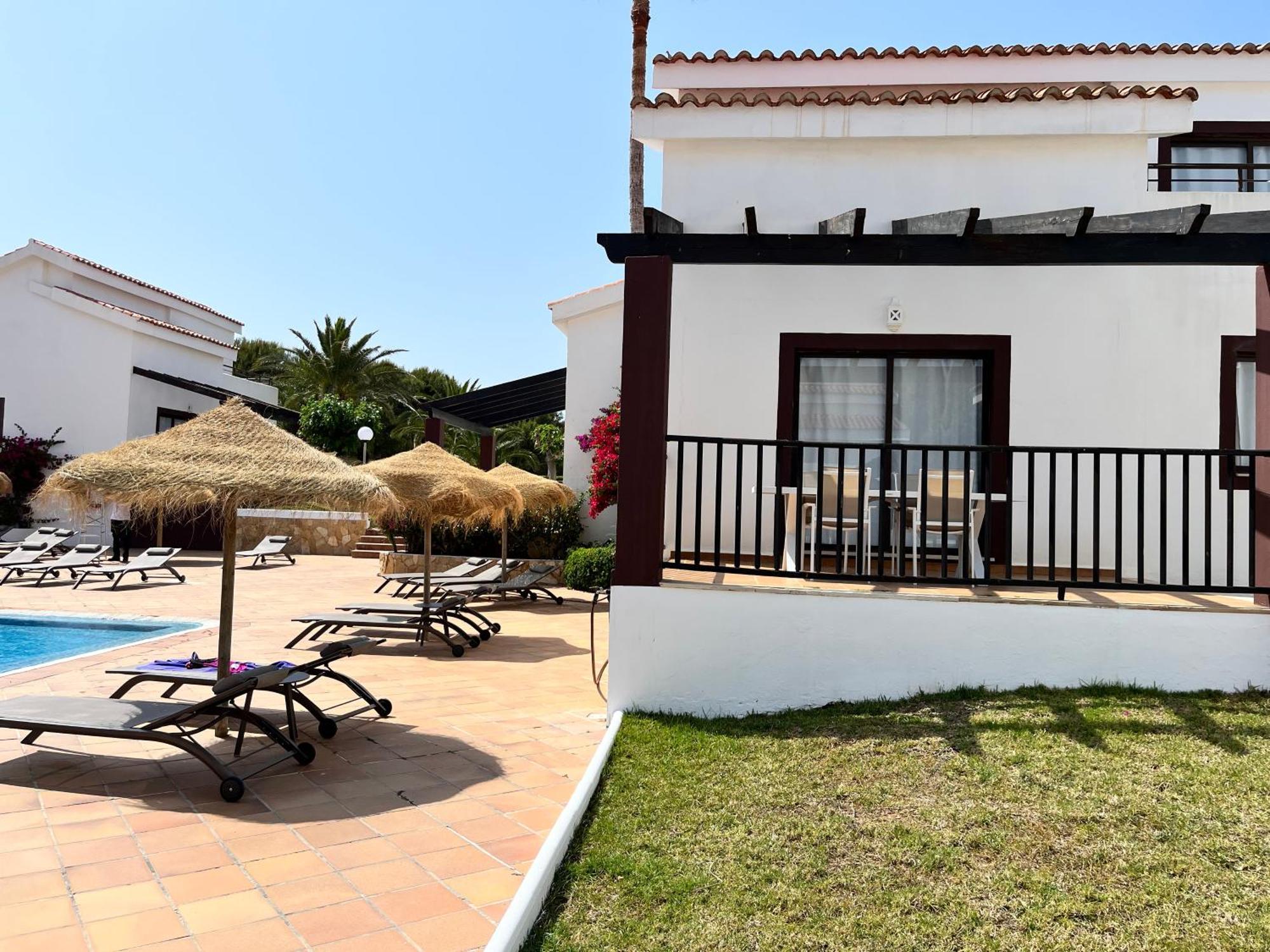 Nuramar Aparthotel Cala en Bosch Dış mekan fotoğraf