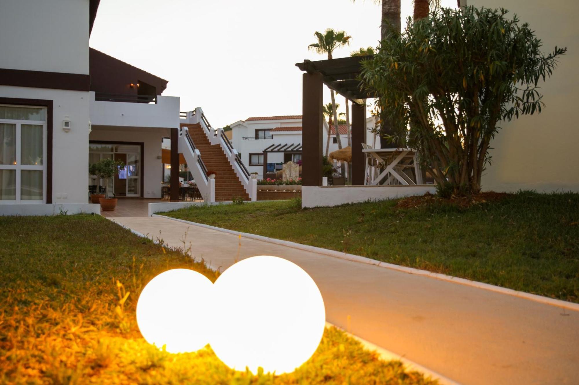 Nuramar Aparthotel Cala en Bosch Dış mekan fotoğraf