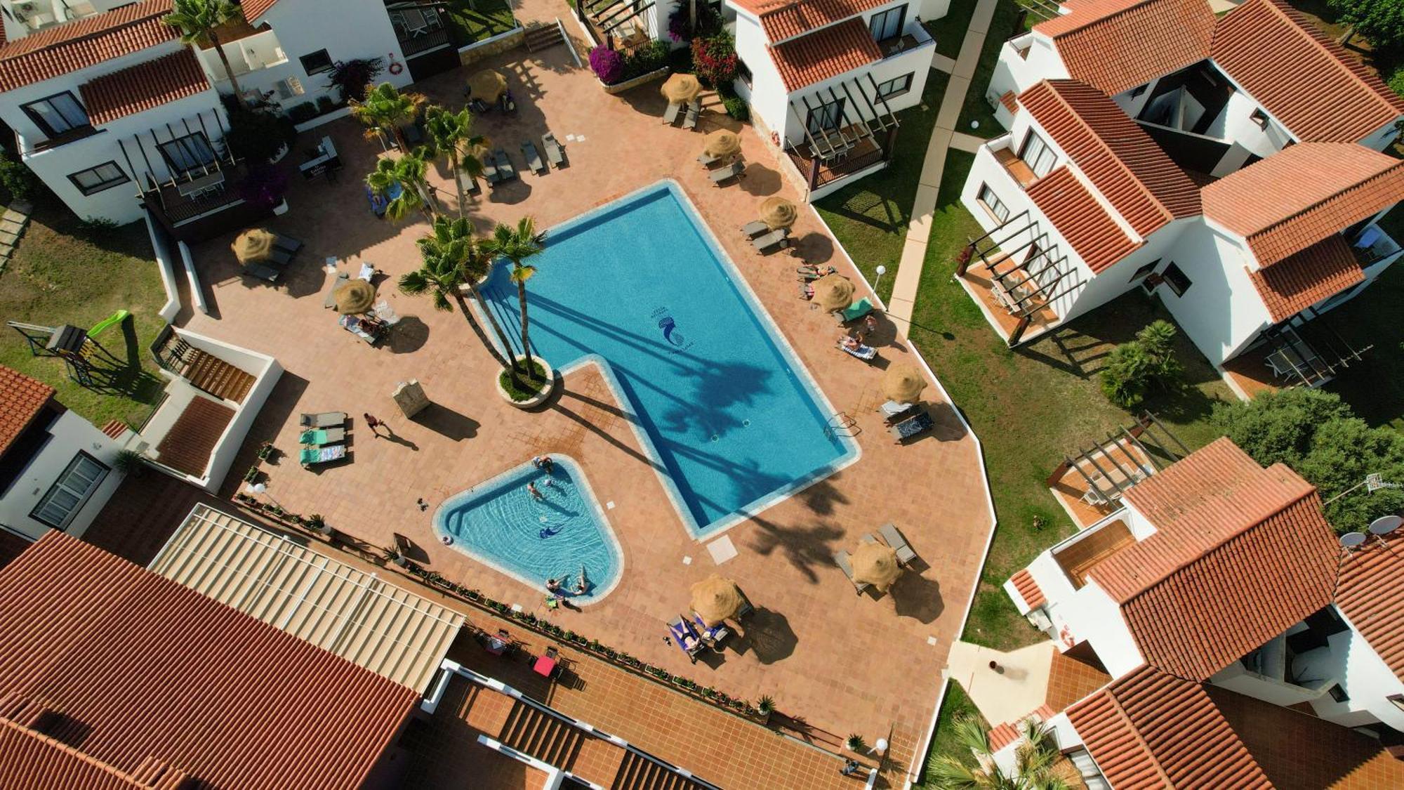 Nuramar Aparthotel Cala en Bosch Dış mekan fotoğraf