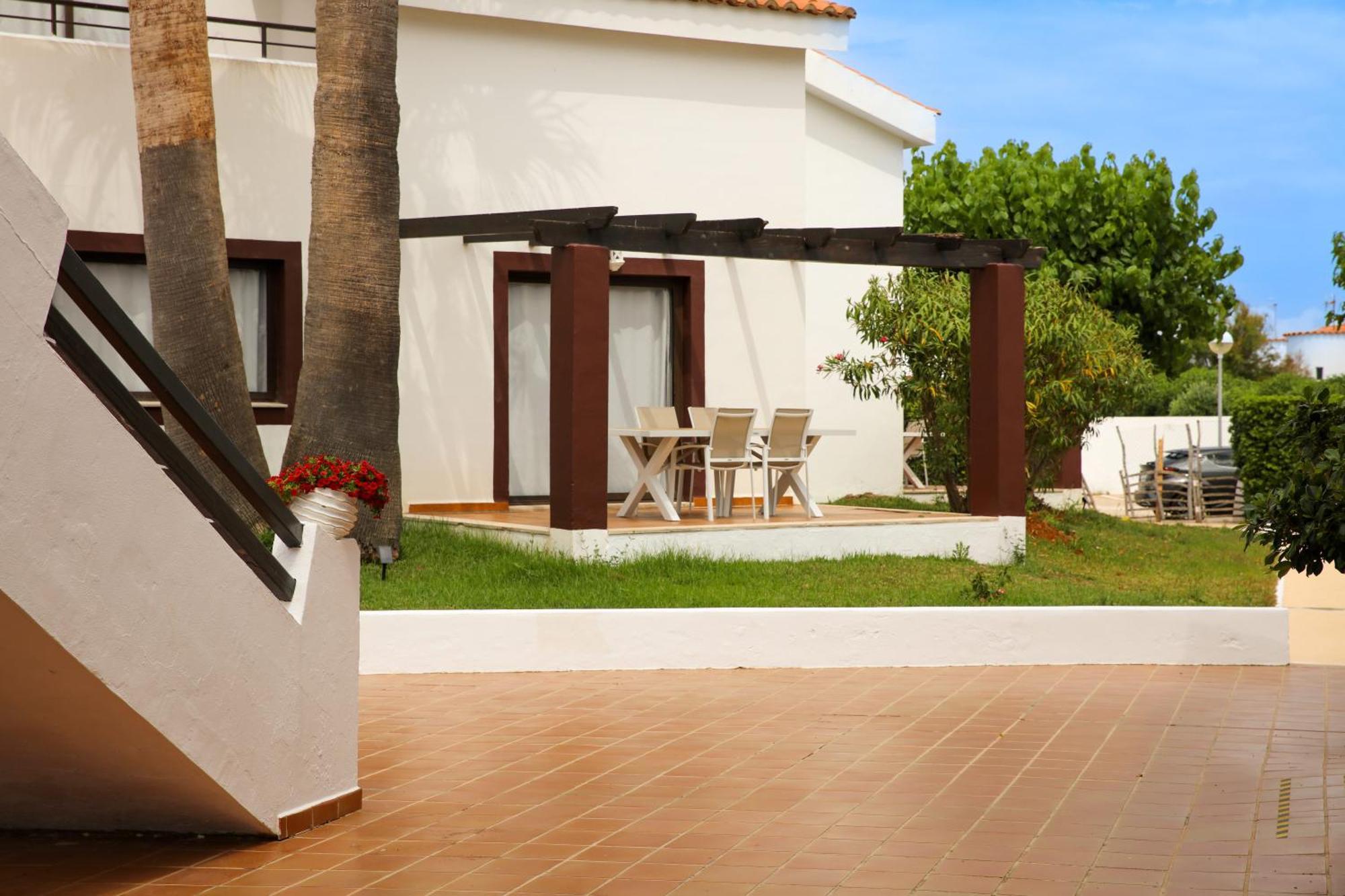 Nuramar Aparthotel Cala en Bosch Dış mekan fotoğraf