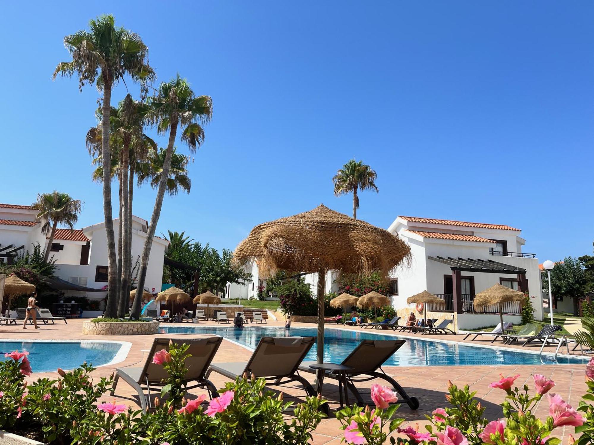 Nuramar Aparthotel Cala en Bosch Dış mekan fotoğraf